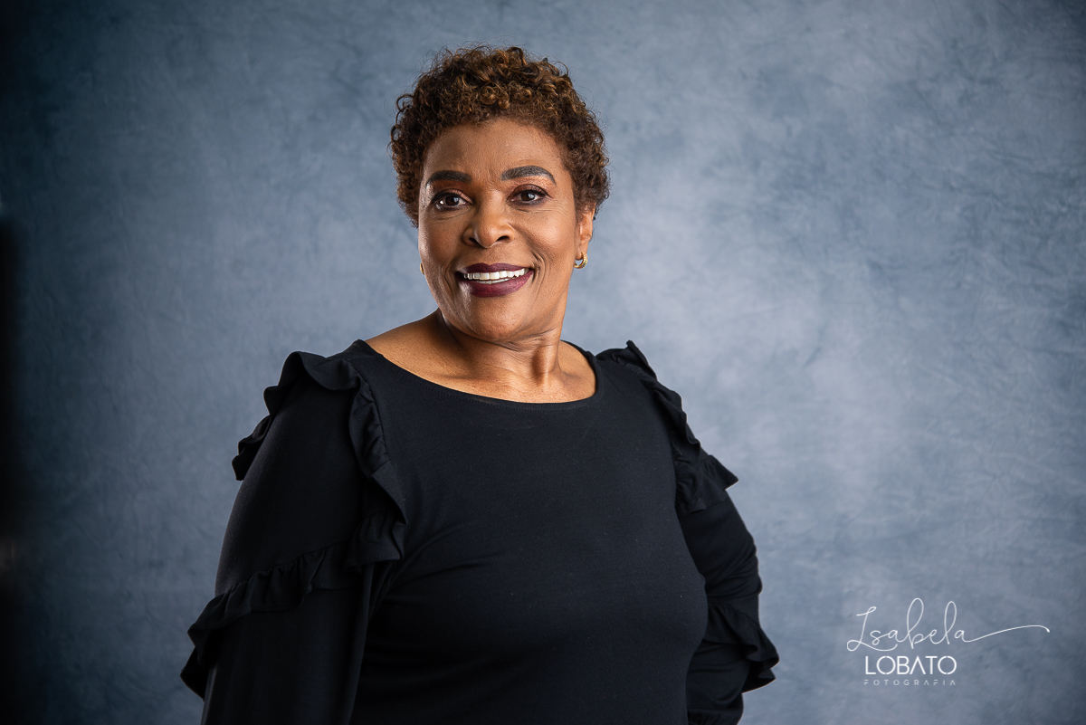 ensaio-fotografico-de-familia-em-estudio-ensaio-familia-mae-e-filhos-amor-de-mae-amor-maior-fotografa-de-familia-em-barbacena-isabela-lobato-fotografia-luz-de-estudio-fotografico-em-barbacena-isabela-lobato-fotografia-fotografa-em-carandai-melhor-foto