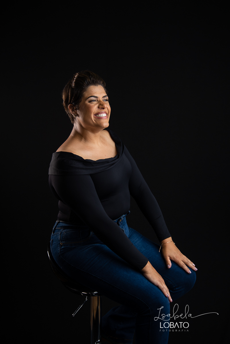 ensaio-fotografico-de-familia-em-estudio-ensaio-familia-mae-e-filhos-amor-de-mae-amor-maior-fotografa-de-familia-em-barbacena-isabela-lobato-fotografia-luz-de-estudio-fotografico-em-barbacena-isabela-lobato-fotografia-fotografa-em-carandai-melhor-foto