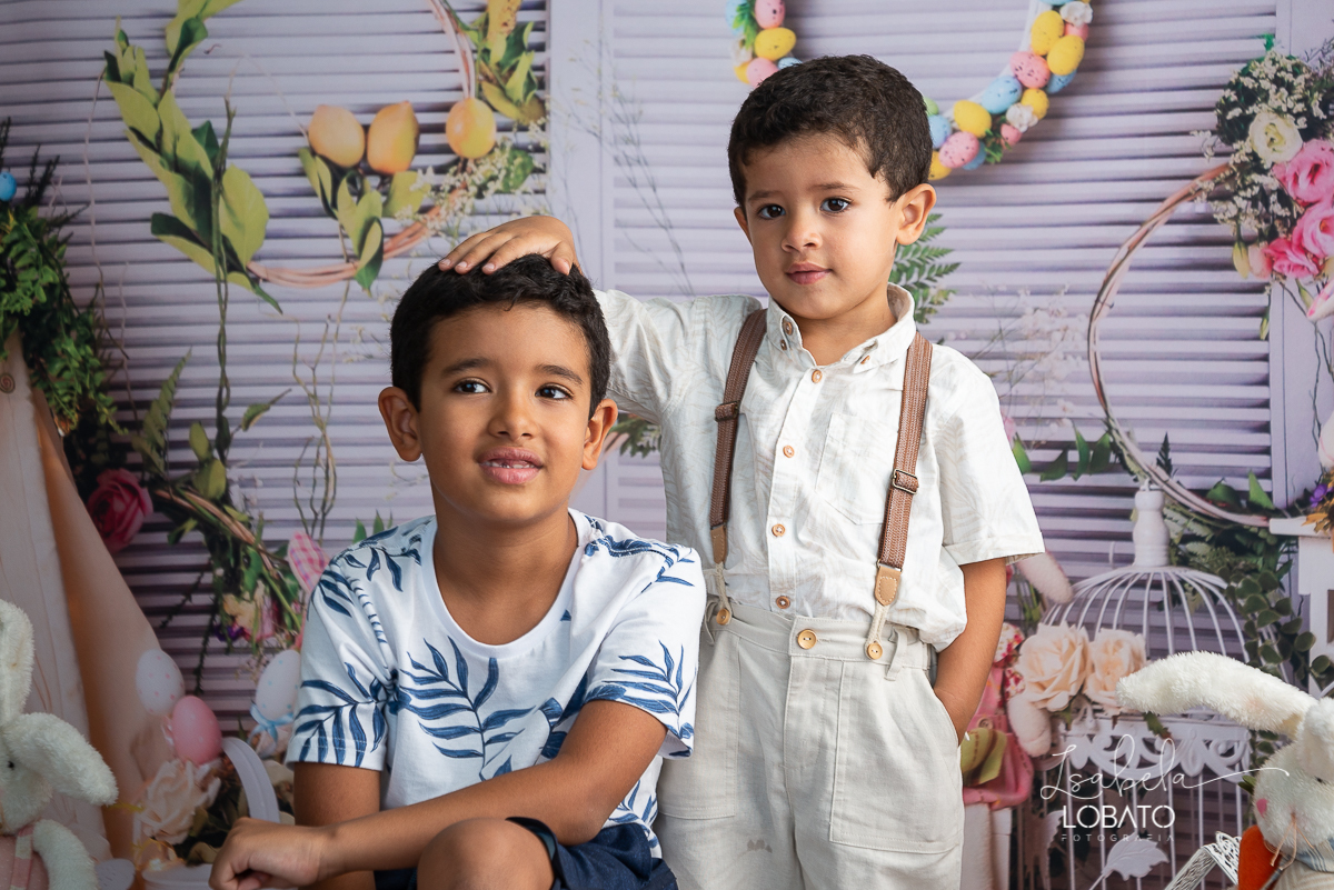 memorias-de-pascoa-2021-ensaio-fotografico-de-pascoa-ovos-de-pascoa-coelhinho-da-pascoa-fundo-fotografico-de-pascoa-cenário-fotografico-de-pascoa-estudio-de-fotos-em-barbacena-isabela-lobato-fotografia-ensaio-de-pascoa-2021-fotografos-carandai-cipotanea