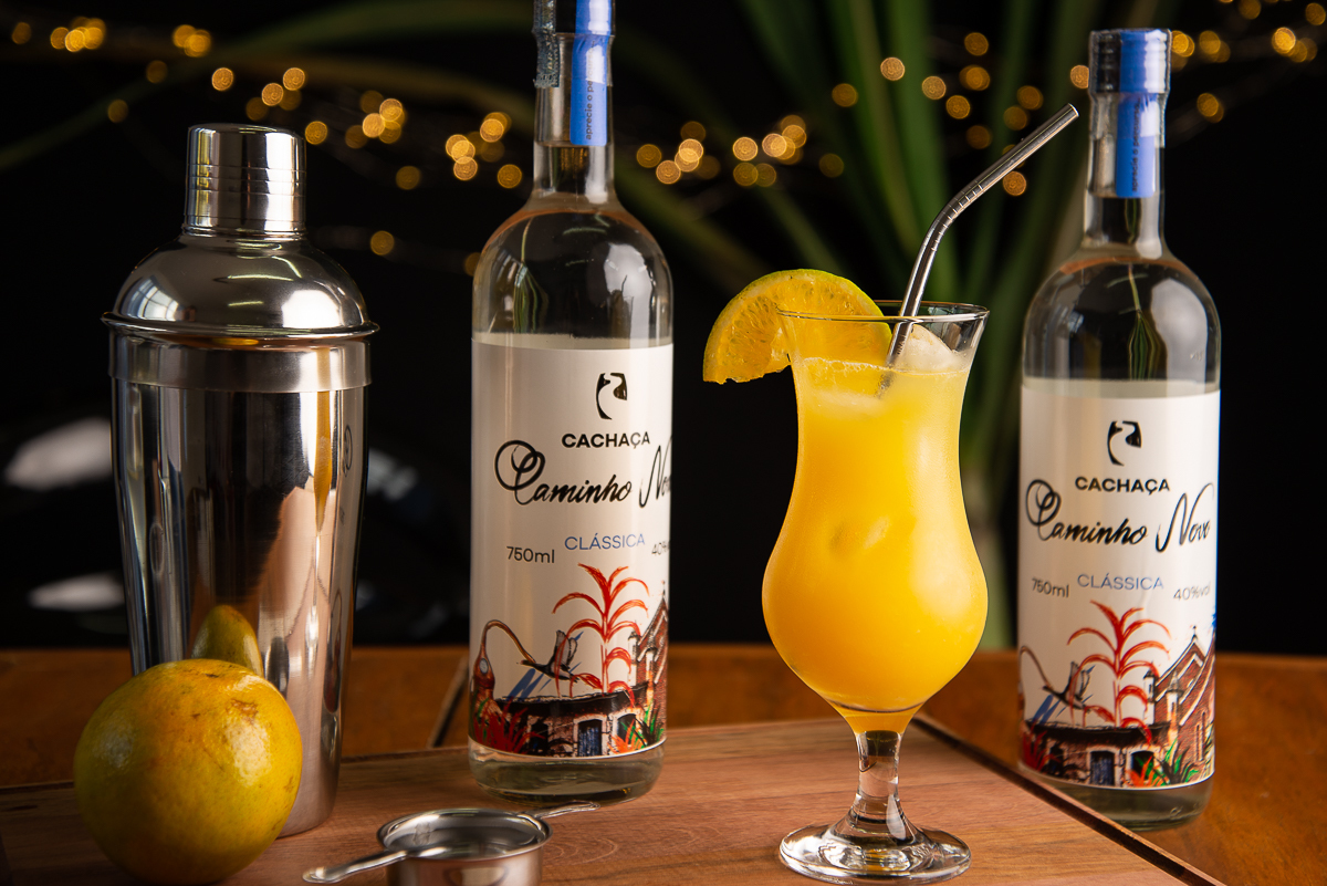 cachaca-mineira-cahaca-de-minas-cachacaria-cachaca-artesanal-cachaca-caminho-novo-drinks-caip-limao-caip-morango-caip-kiwi-caip-abacaxi-fotografia-de-drinks-fotografo-de-drinks-fotografia-de-alimentos-melhor-fotografo-de-alimentos-isabela-lobato-gourmet