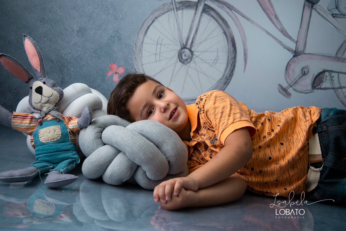 memorias-de-pascoa-2021-ensaio-fotografico-de-pascoa-ovos-de-pascoa-coelhinho-da-pascoa-fundo-fotografico-de-pascoa-cenário-fotografico-de-pascoa-estudio-de-fotos-em-barbacena-isabela-lobato-fotografia-ensaio-de-pascoa-2021-fotografos-carandai-cipotanea