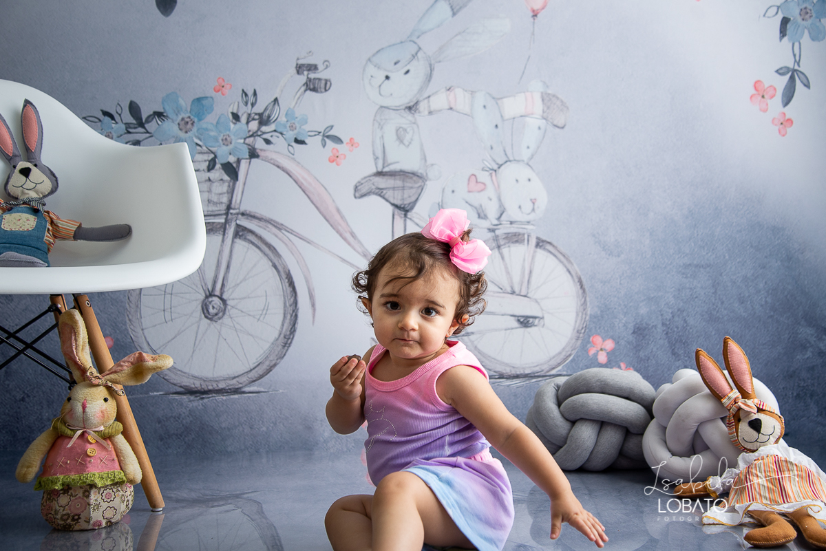 memorias-de-pascoa-2021-ensaio-fotografico-de-pascoa-ovos-de-pascoa-coelhinho-da-pascoa-fundo-fotografico-de-pascoa-cenário-fotografico-de-pascoa-estudio-de-fotos-em-barbacena-isabela-lobato-fotografia-ensaio-de-pascoa-2021-fotografos-carandai-cipotanea