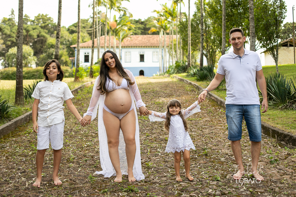 ensaio-gestante-em-barbacena-fotografa-de-gestante-em-barbacena-melhor-fotografa-de-barbacena-doce-espera-roupa-de-gravida-moda-gestante-mundo-azul-nove-meses-amor-de-mae-gestacao-fotografia-de-gravida-gravidiva-roupa-para-ensaio-gestante-parto-natural