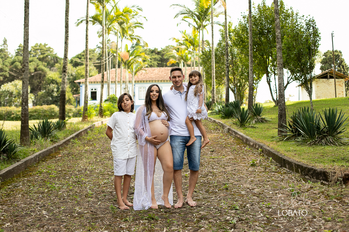 ensaio-gestante-em-barbacena-fotografa-de-gestante-em-barbacena-melhor-fotografa-de-barbacena-doce-espera-roupa-de-gravida-moda-gestante-mundo-azul-nove-meses-amor-de-mae-gestacao-fotografia-de-gravida-gravidiva-roupa-para-ensaio-gestante-parto-natural