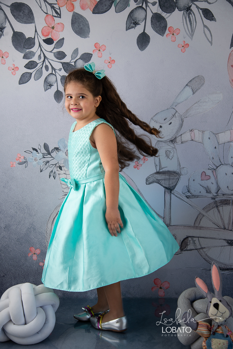 memorias-de-pascoa-2021-ensaio-fotografico-de-pascoa-ovos-de-pascoa-coelhinho-da-pascoa-fundo-fotografico-de-pascoa-cenário-fotografico-de-pascoa-estudio-de-fotos-em-barbacena-isabela-lobato-fotografia-ensaio-de-pascoa-2021-fotografos-carandai-cipotanea