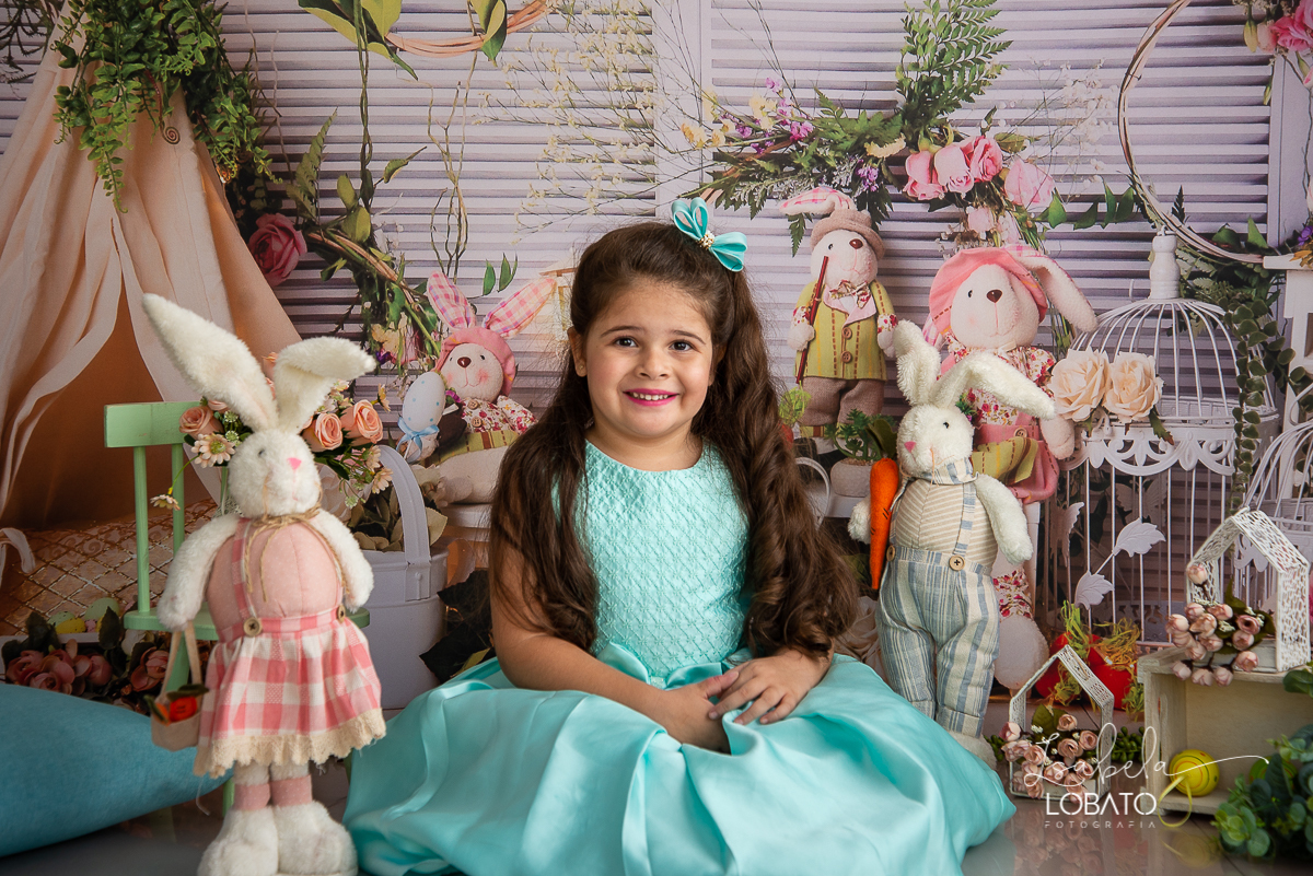 memorias-de-pascoa-2021-ensaio-fotografico-de-pascoa-ovos-de-pascoa-coelhinho-da-pascoa-fundo-fotografico-de-pascoa-cenário-fotografico-de-pascoa-estudio-de-fotos-em-barbacena-isabela-lobato-fotografia-ensaio-de-pascoa-2021-fotografos-carandai-cipotanea