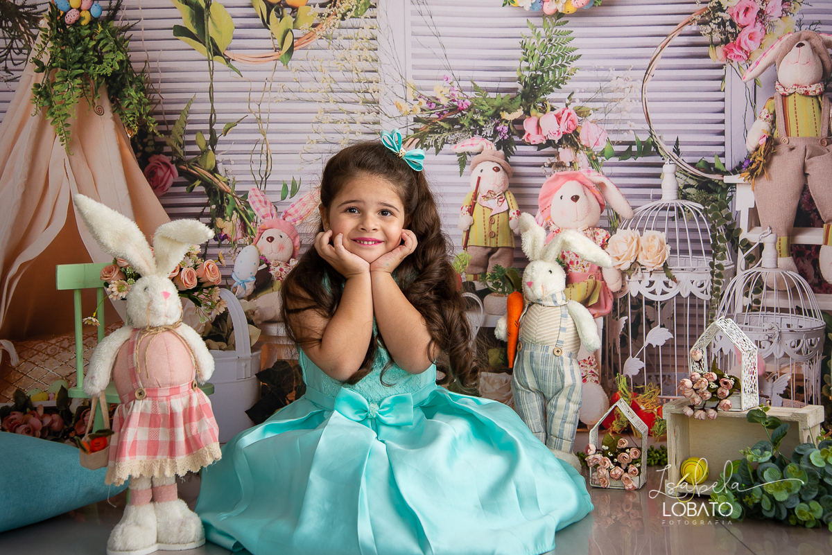 memorias-de-pascoa-2021-ensaio-fotografico-de-pascoa-ovos-de-pascoa-coelhinho-da-pascoa-fundo-fotografico-de-pascoa-cenário-fotografico-de-pascoa-estudio-de-fotos-em-barbacena-isabela-lobato-fotografia-ensaio-de-pascoa-2021-fotografos-carandai-cipotanea