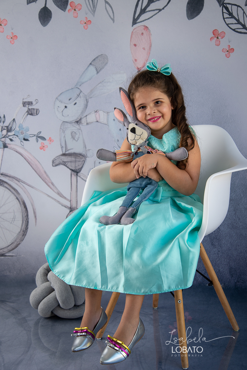 memorias-de-pascoa-2021-ensaio-fotografico-de-pascoa-ovos-de-pascoa-coelhinho-da-pascoa-fundo-fotografico-de-pascoa-cenário-fotografico-de-pascoa-estudio-de-fotos-em-barbacena-isabela-lobato-fotografia-ensaio-de-pascoa-2021-fotografos-carandai-cipotanea