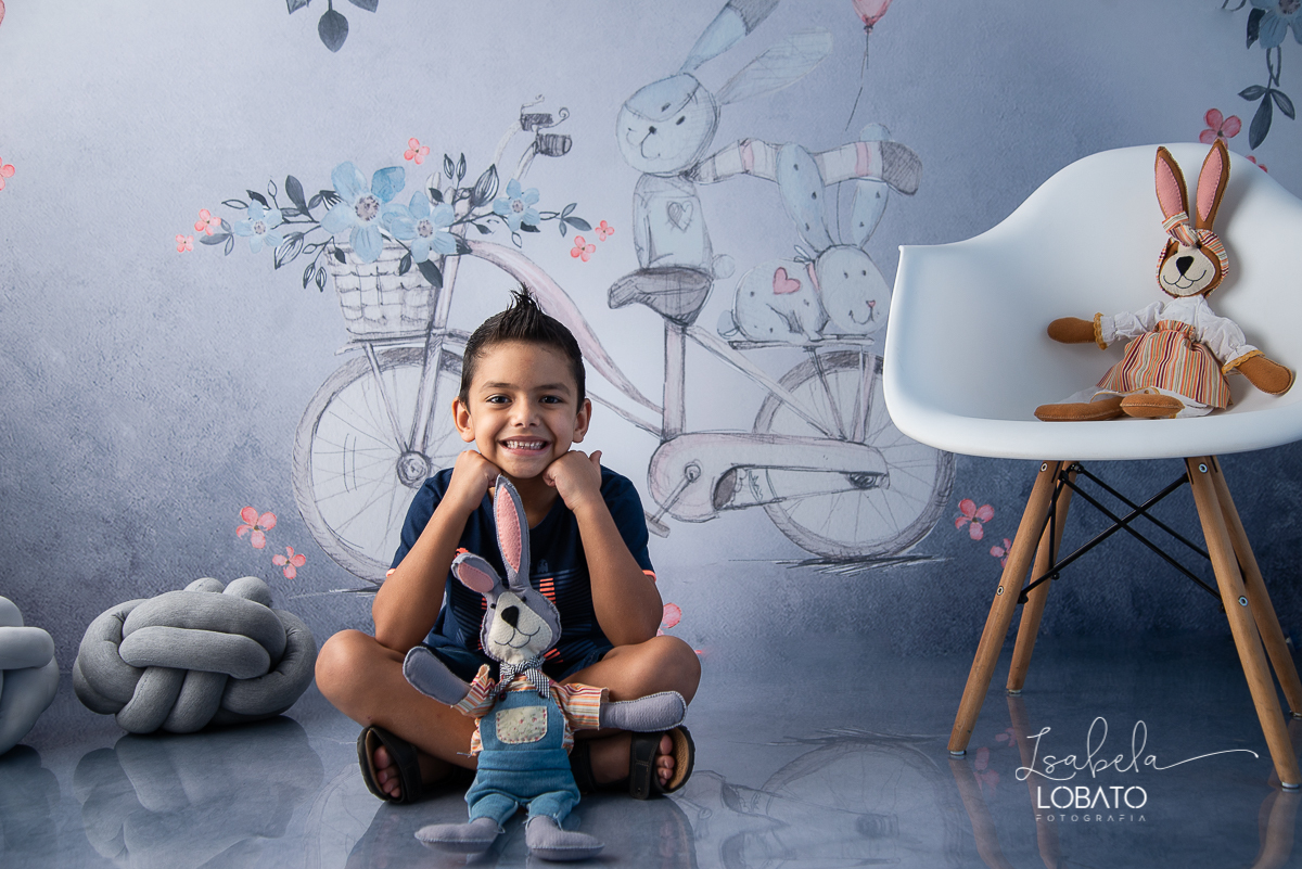 memorias-de-pascoa-2021-ensaio-fotografico-de-pascoa-ovos-de-pascoa-coelhinho-da-pascoa-fundo-fotografico-de-pascoa-cenário-fotografico-de-pascoa-estudio-de-fotos-em-barbacena-isabela-lobato-fotografia-ensaio-de-pascoa-2021-fotografos-carandai-cipotanea