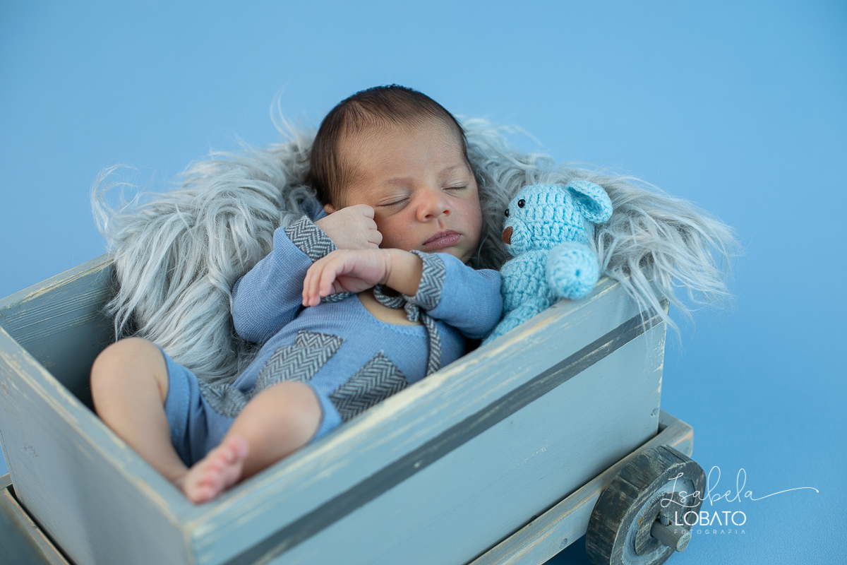 ensaio-newborn-fotografia-de-bebe-recem-nascido-book-de-recem-nascido-fotografa-de-recem-nascido-em-barbacena-alto-rio-doce-capela-nova-cipotanea-senhora-dos-remeidios-carndai-melhor-fototgrafa-de-barbacena-e-regiao-isabela-lobato-estudio-fotografico-bebe