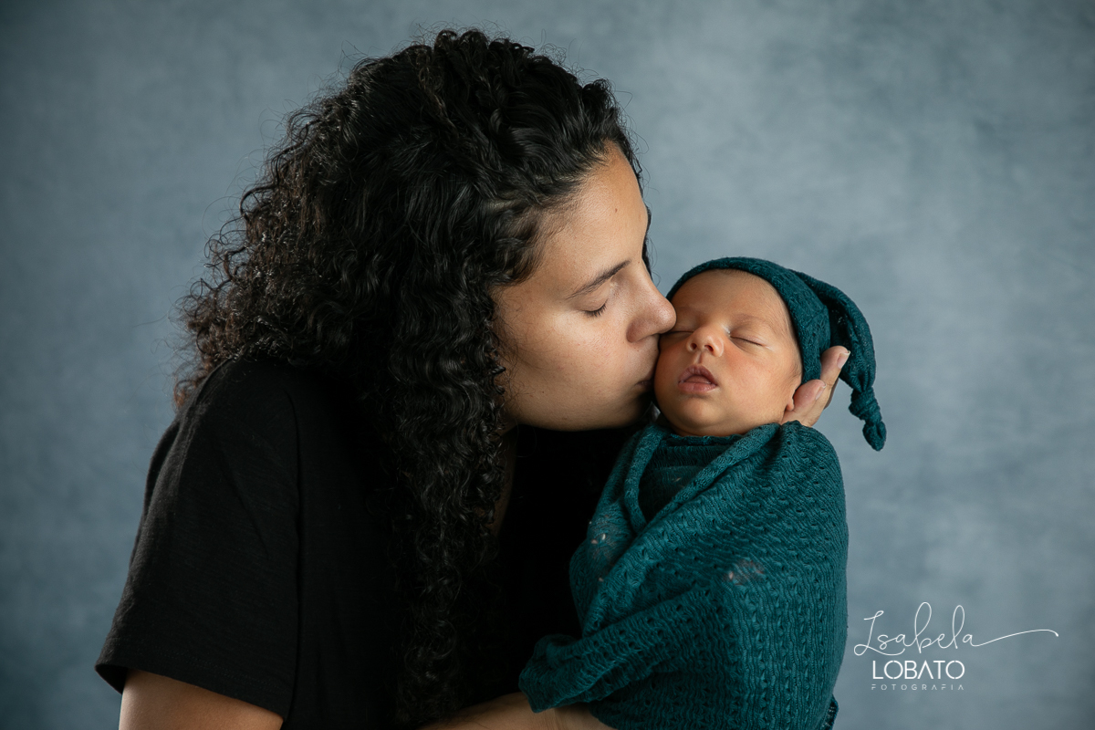 ensaio-newborn-fotografia-de-bebe-recem-nascido-book-de-recem-nascido-fotografa-de-recem-nascido-em-barbacena-alto-rio-doce-capela-nova-cipotanea-senhora-dos-remeidios-carndai-melhor-fototgrafa-de-barbacena-e-regiao-isabela-lobato-estudio-fotografico-bebe
