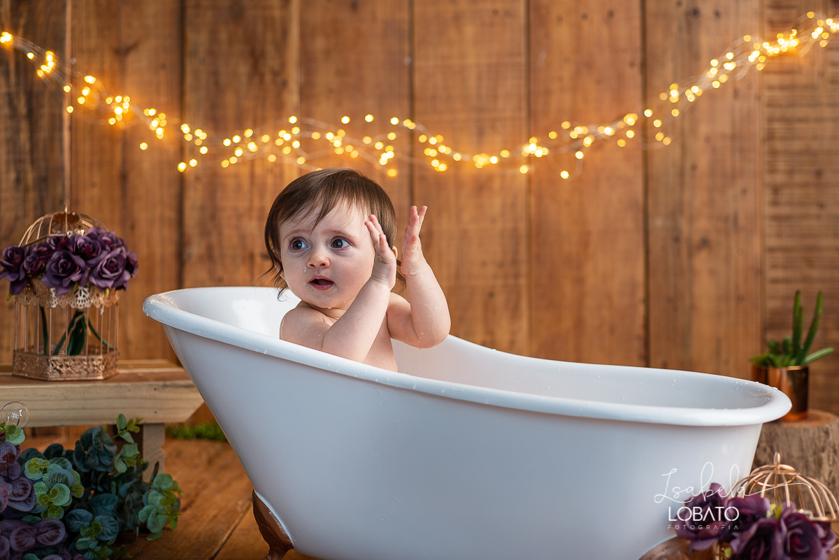 ensaio-da-hora-do-banho-splash-baby-props-do-bem-lefotick-acompanhamento-fotografico-book-infantil-fases-do-bebe-bebe-11-meses-desenvolvimento-bebes-bebe-modelo-brinquedos-de-banho-patinho-amarelinho-bolinha-de-sabao-melhor-fotografa-infantil-barbacena-mg
