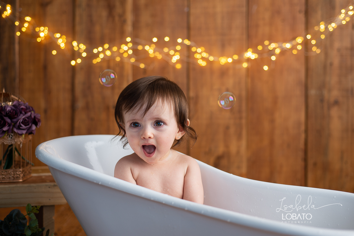 ensaio-da-hora-do-banho-splash-baby-props-do-bem-lefotick-acompanhamento-fotografico-book-infantil-fases-do-bebe-bebe-11-meses-desenvolvimento-bebes-bebe-modelo-brinquedos-de-banho-patinho-amarelinho-bolinha-de-sabao-melhor-fotografa-infantil-barbacena-mg