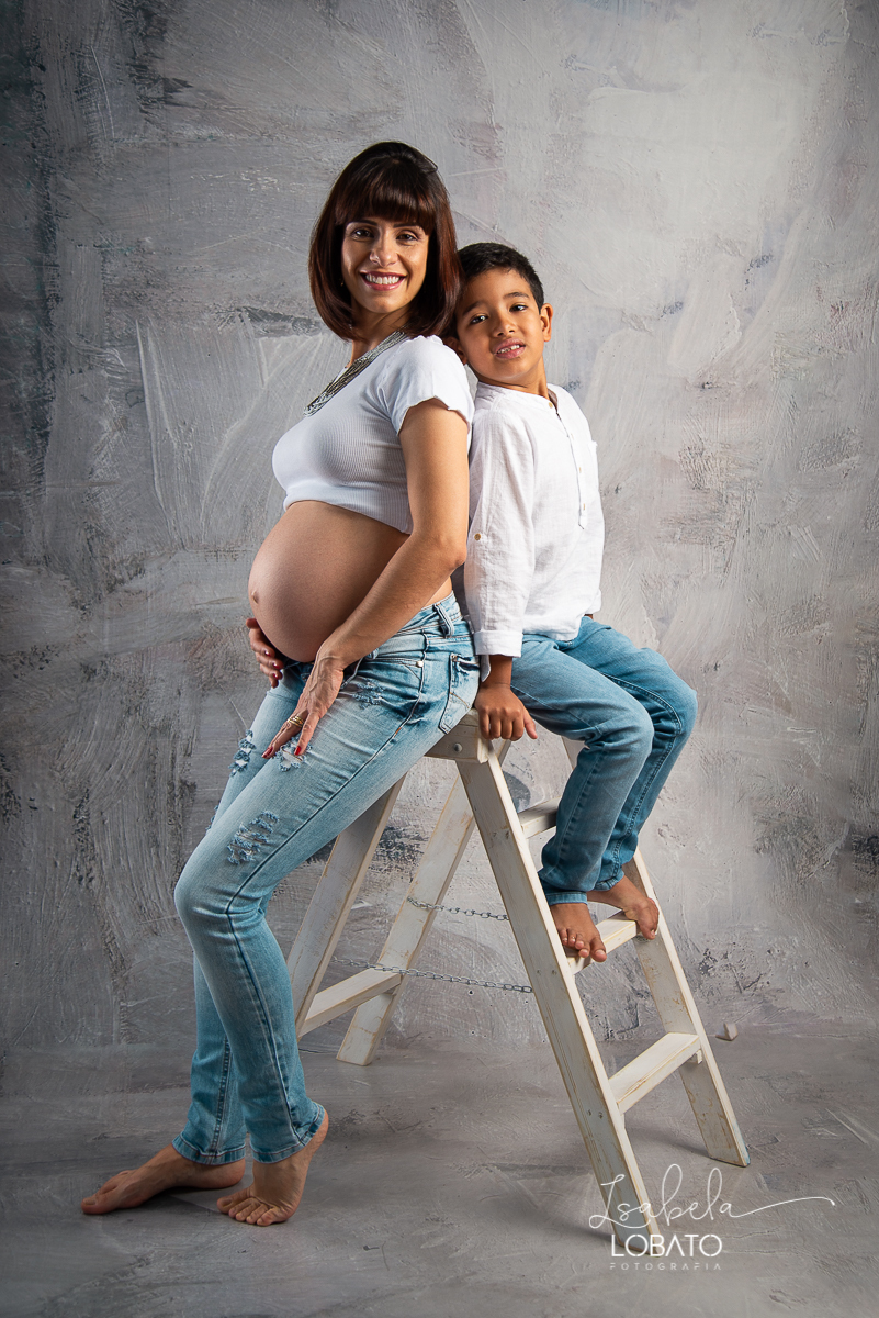 ensaio-fotografico-dia-das-maes-2021-dia-das-maes-2021-amor-de-mae-mundo-azul-filhos-ensaio-mae-e-filhos-mae-&-filho-mii-sessao-dia-das-maes-estudio-fotografico-em-barbacena--melhor-fotografa-de-barbacena-isabela-lobato-fotografia-foto-dia-das-maes-2021