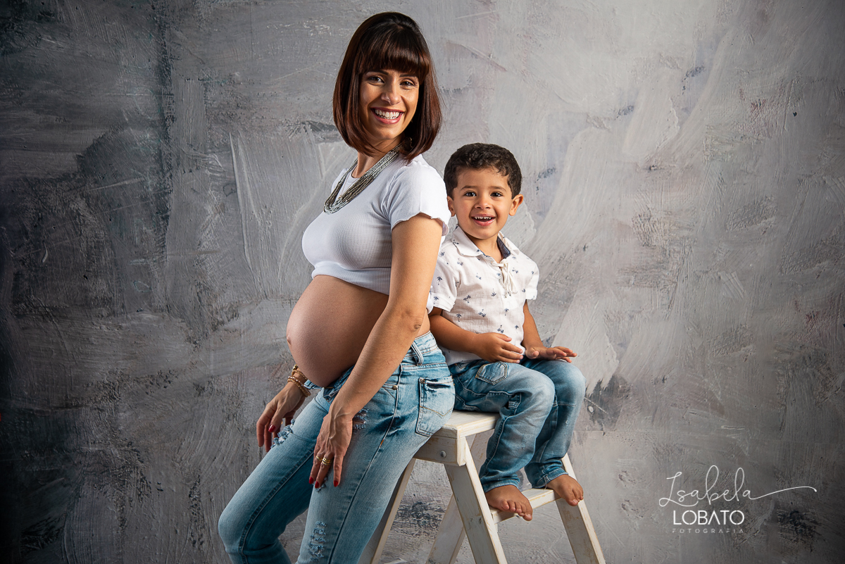 ensaio-fotografico-dia-das-maes-2021-dia-das-maes-2021-amor-de-mae-mundo-azul-filhos-ensaio-mae-e-filhos-mae-&-filho-mii-sessao-dia-das-maes-estudio-fotografico-em-barbacena--melhor-fotografa-de-barbacena-isabela-lobato-fotografia-foto-dia-das-maes-2021