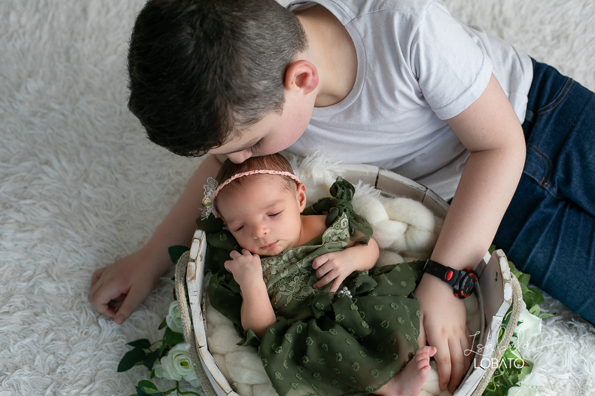 ensaio-newborn-fotografia-de-bebe-recem-nascido-book-de-recem-nascido-fotografa-de-recem-nascido-em-barbacena-alto-rio-doce-capela-nova-cipotanea-senhora-dos-remeidios-carndai-melhor-fototgrafa-de-barbacena-e-regiao-isabela-lobato-estudio-fotografico-bebe