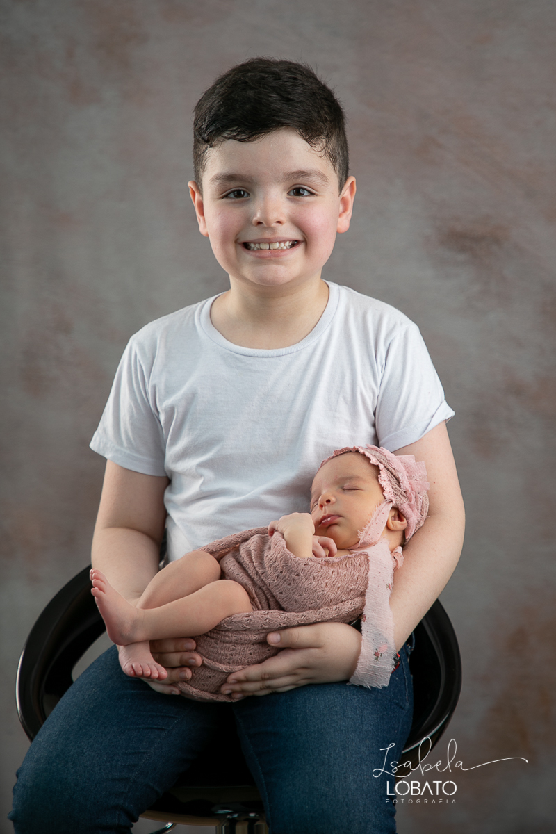 ensaio-newborn-fotografia-de-bebe-recem-nascido-book-de-recem-nascido-fotografa-de-recem-nascido-em-barbacena-alto-rio-doce-capela-nova-cipotanea-senhora-dos-remeidios-carndai-melhor-fototgrafa-de-barbacena-e-regiao-isabela-lobato-estudio-fotografico-bebe