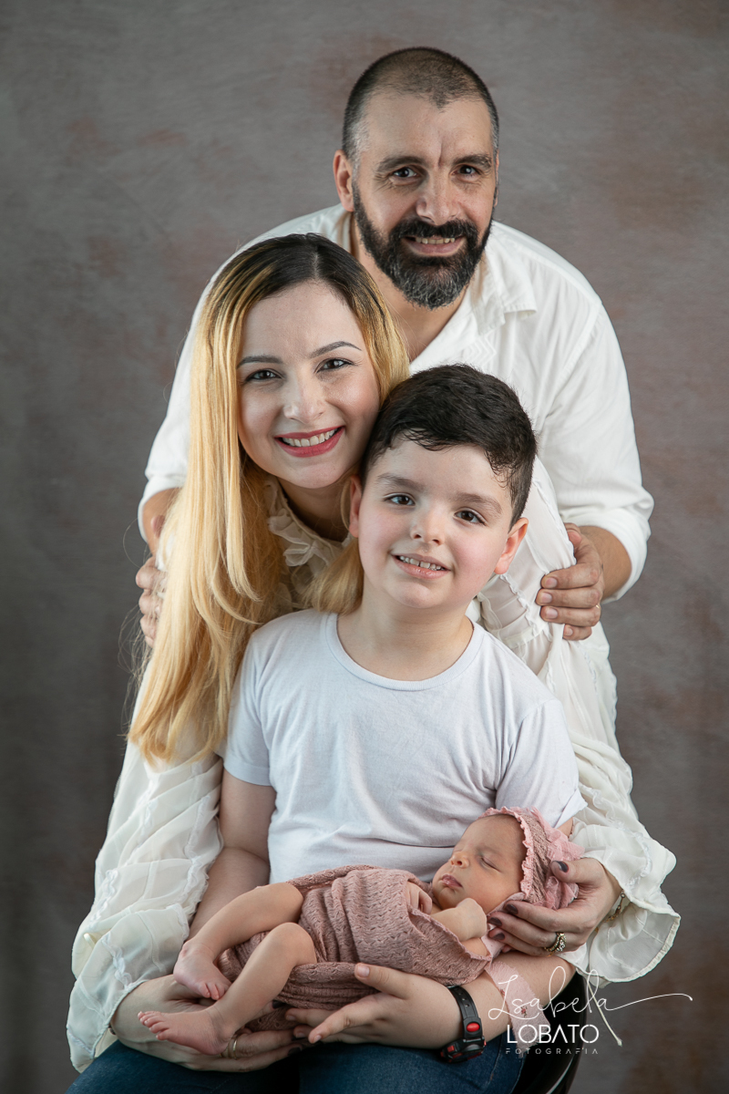 ensaio-newborn-fotografia-de-bebe-recem-nascido-book-de-recem-nascido-fotografa-de-recem-nascido-em-barbacena-alto-rio-doce-capela-nova-cipotanea-senhora-dos-remeidios-carndai-melhor-fototgrafa-de-barbacena-e-regiao-isabela-lobato-estudio-fotografico-bebe