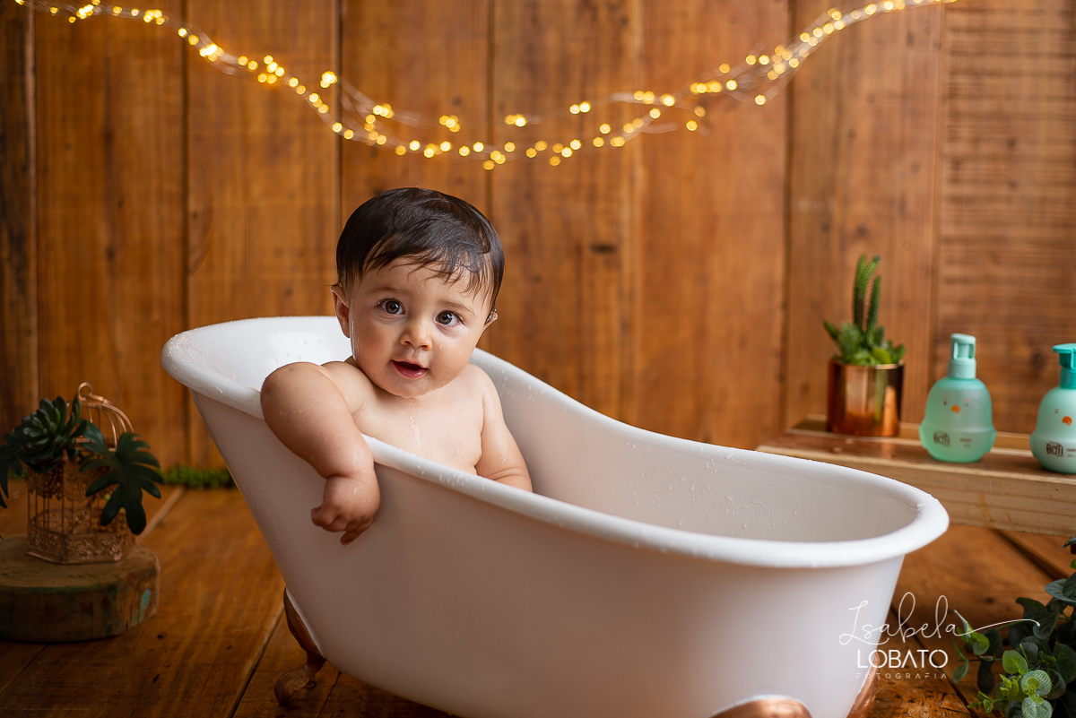 ensaio-a-hora-do-banho-splashy-baby-bebe-na-banheira-banho-de-bebe-fotografa-infantil-book-de-bebe-fases-do-bebe-acompanhamento-fotografico-infantil-fotografa-em-barbacena-antonio-carlos-cipotanea-dores-de-campos-barroso-carandai-estudio-fotografico-em-bq