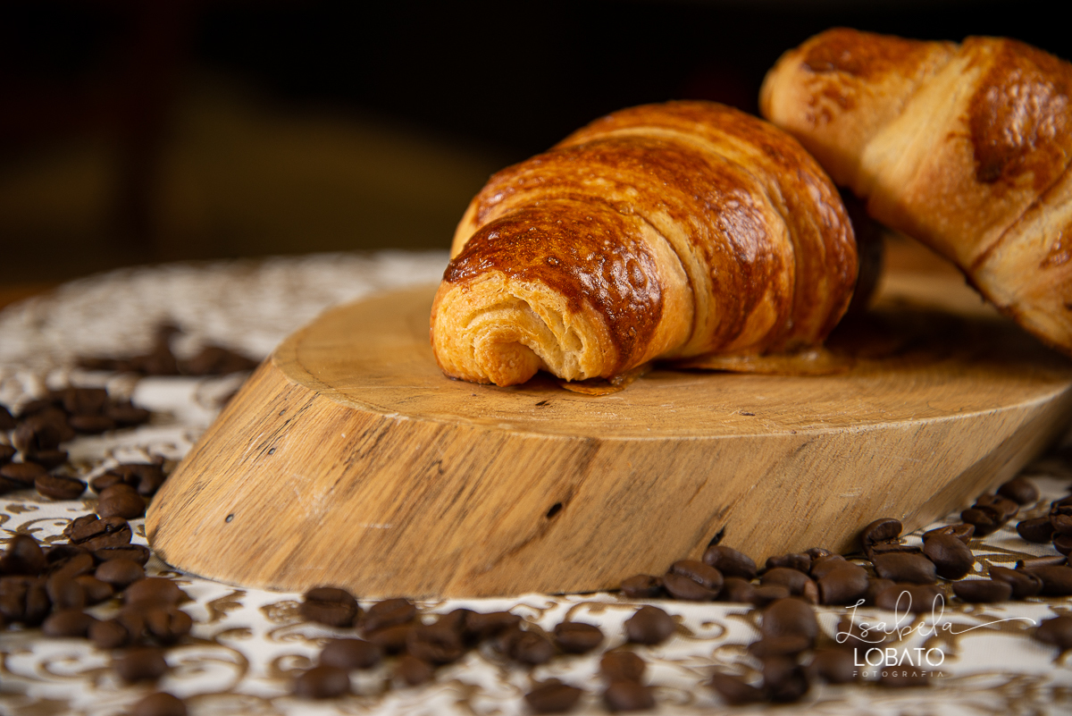 foto-de-padaria-foto-de-pao-frances-pao-de-sal-pao-massa-grossa-emporio-padaria-pao-de-queijo-cafe-bolo-de-chocolate-bolo-de-cenoura-biscoitos-pastel-de-belem-pao-massa-fina-pao-doce-queijo-minas-croassant-cafe-com-leite-foto-de-cafe-foto-d-lanche-gourmet
