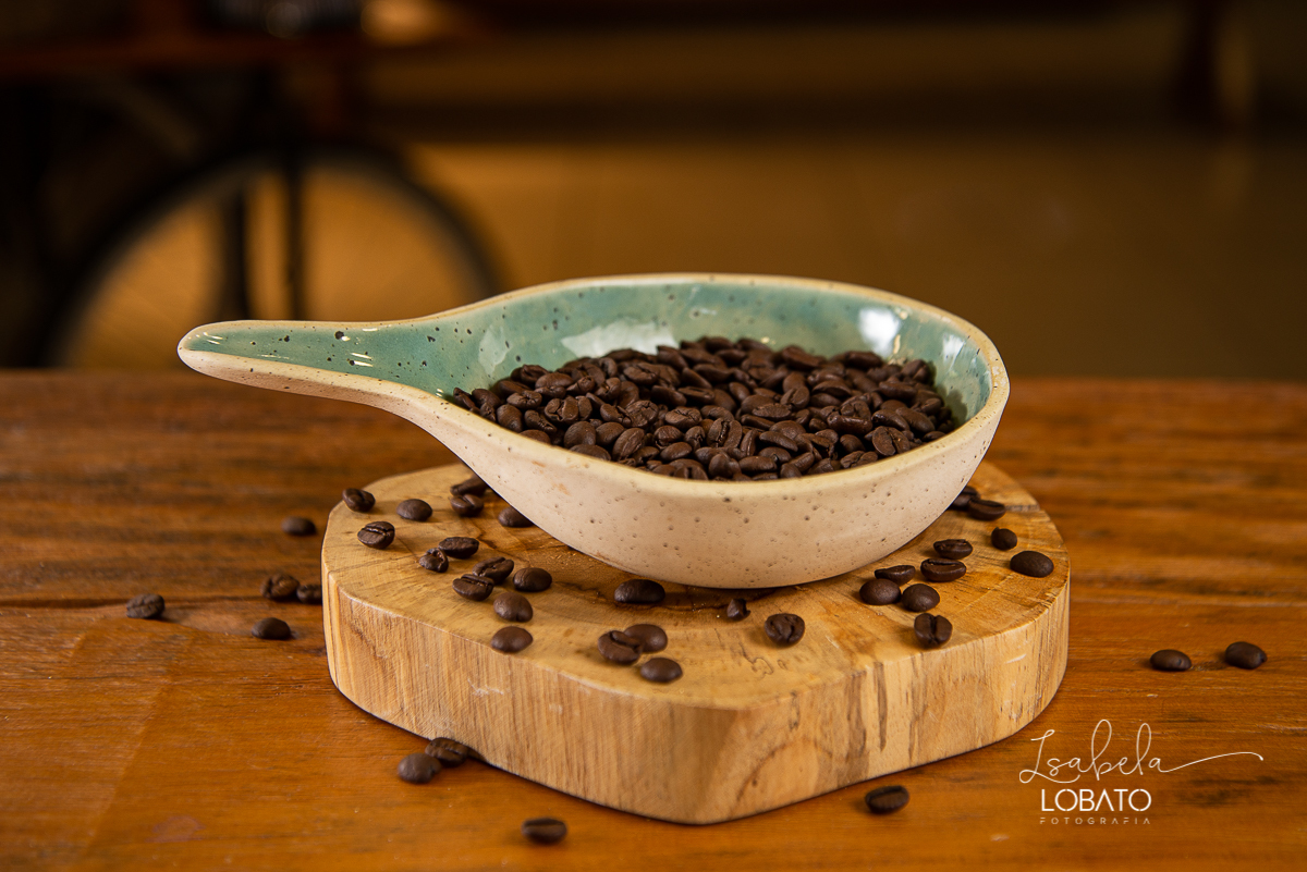 foto-de-padaria-foto-de-pao-frances-pao-de-sal-pao-massa-grossa-emporio-padaria-pao-de-queijo-cafe-bolo-de-chocolate-bolo-de-cenoura-biscoitos-pastel-de-belem-pao-massa-fina-pao-doce-queijo-minas-croassant-cafe-com-leite-foto-de-cafe-foto-d-lanche-gourmet