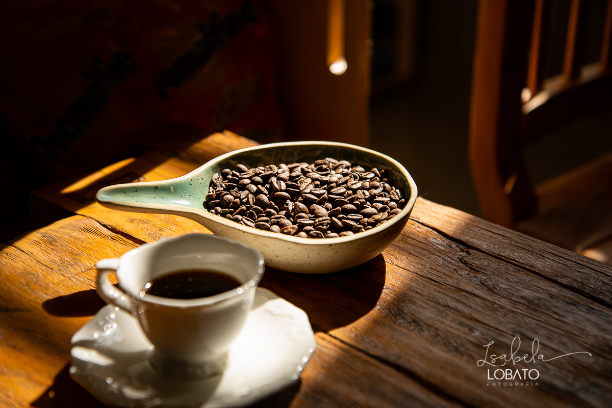 foto-de-padaria-foto-de-pao-frances-pao-de-sal-pao-massa-grossa-emporio-padaria-pao-de-queijo-cafe-bolo-de-chocolate-bolo-de-cenoura-biscoitos-pastel-de-belem-pao-massa-fina-pao-doce-queijo-minas-croassant-cafe-com-leite-foto-de-cafe-foto-d-lanche-gourmet