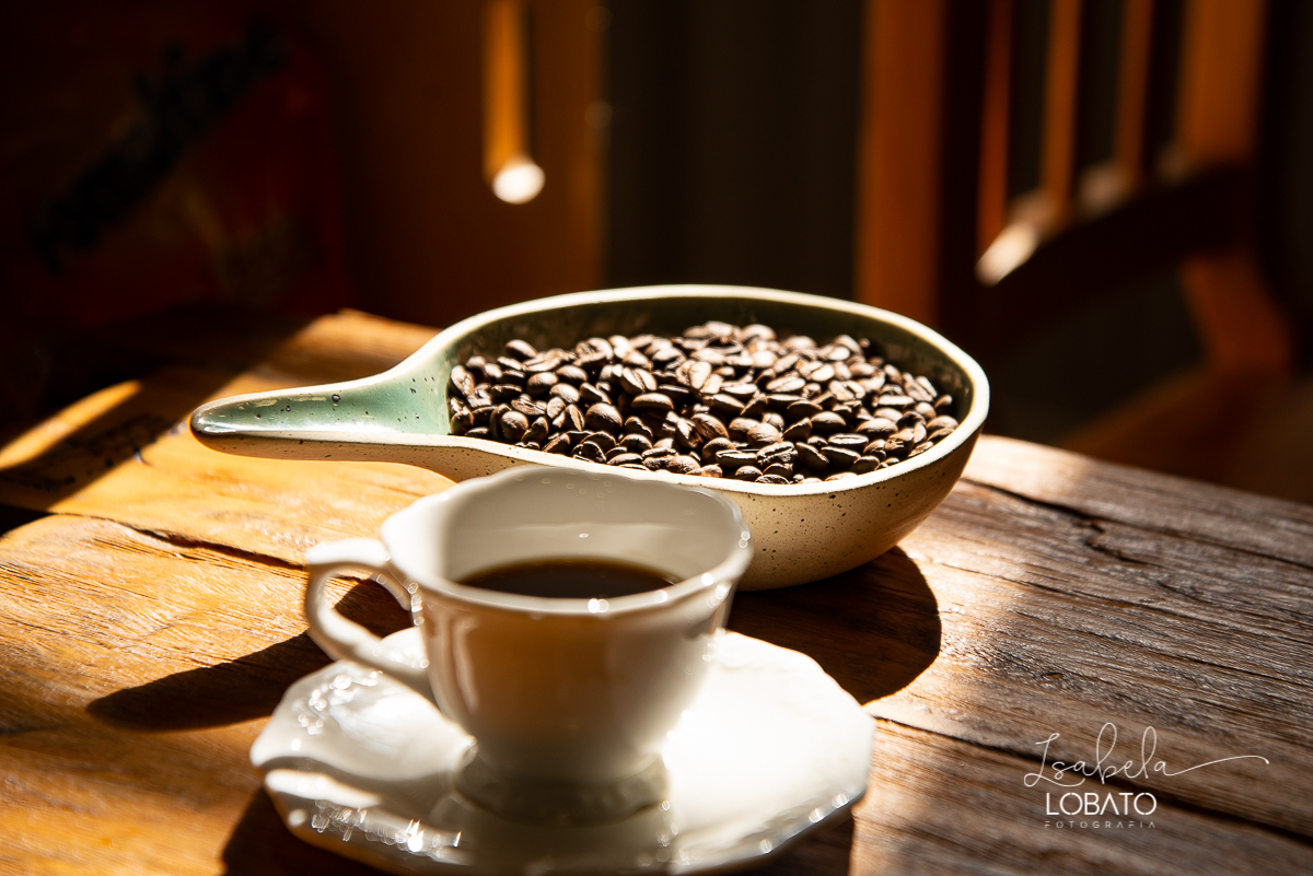 foto-de-padaria-foto-de-pao-frances-pao-de-sal-pao-massa-grossa-emporio-padaria-pao-de-queijo-cafe-bolo-de-chocolate-bolo-de-cenoura-biscoitos-pastel-de-belem-pao-massa-fina-pao-doce-queijo-minas-croassant-cafe-com-leite-foto-de-cafe-foto-d-lanche-gourmet