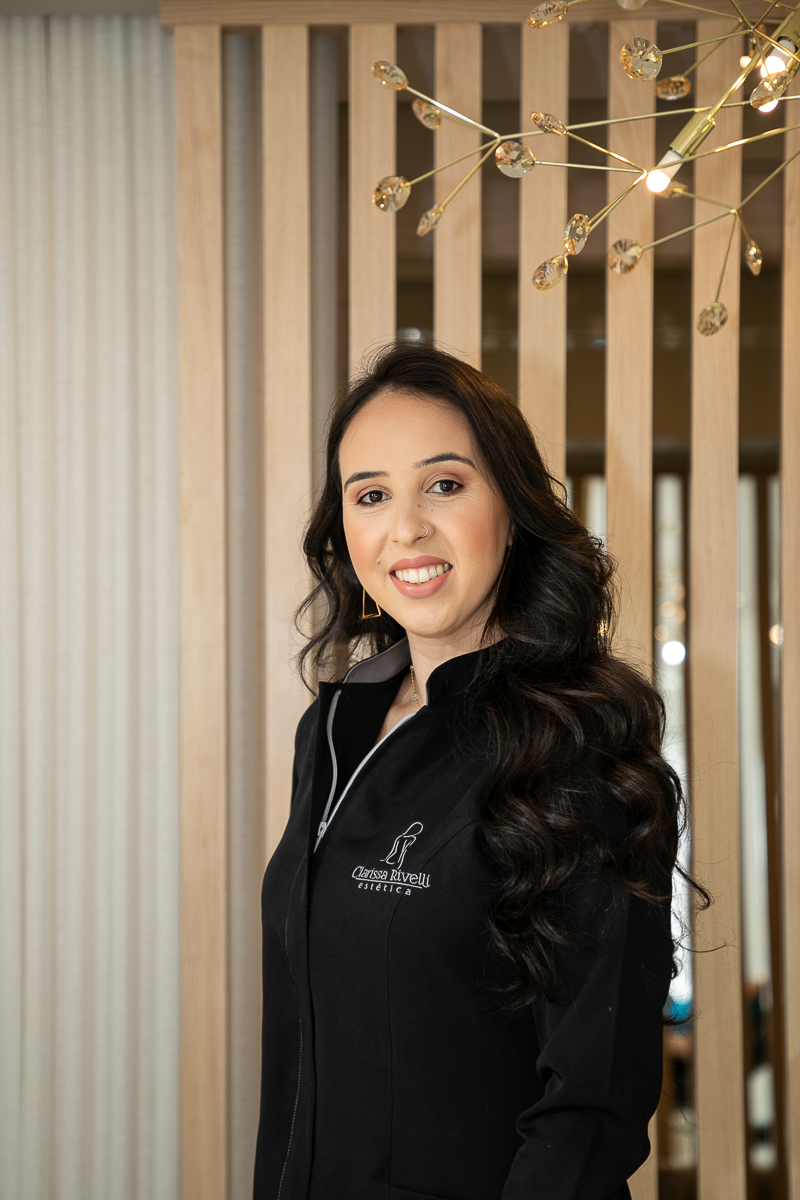 fotografia-publicitária-foto-biografia-foto-profissional-para-perfil-profissional-retrato-corporativo-fotografia-para-empresas-clinica-de-estetica-clarissa-rivelli-fotografo-profissional-em-barbacena-mg-isabela-lobato-fotografia-melhor-fotografa-de-bq