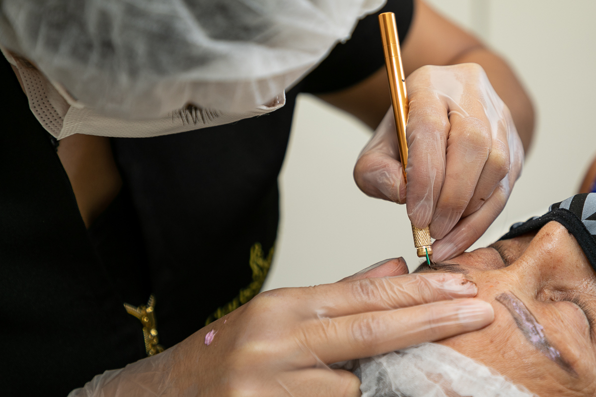 fotografia-publicitária-foto-biografia-foto-profissional-para-perfil-profissional-retrato-corporativo-fotografia-para-empresas-clinica-de-estetica-clarissa-rivelli-fotografo-profissional-em-barbacena-mg-isabela-lobato-fotografia-melhor-fotografa-de-bq