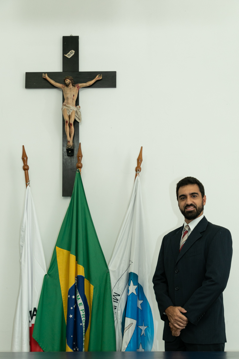 fotografia-publicitaria-foto-biografia-fotografia-de-empresas-mkt-digital-marketing-pessoal-perfil-profissional-retratos-retrato-figura-publica-camara-municipal-de-barbacena-vereador-zezinho-bonifacio-fotografa-publicitaria-isabela-lobato