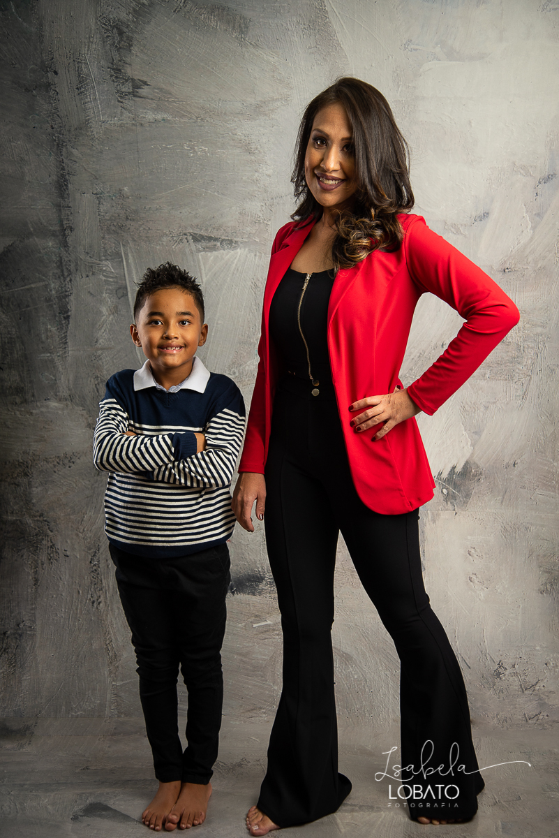 ensaio-fotografico-dia-das-maes-2021-dia-das-maes-2021-amor-de-mae-mundo-azul-filhos-ensaio-mae-e-filhos-mae-&-filho-mii-sessao-dia-das-maes-estudio-fotografico-em-barbacena--melhor-fotografa-de-barbacena-isabela-lobato-fotografia-foto-dia-das-maes-2021