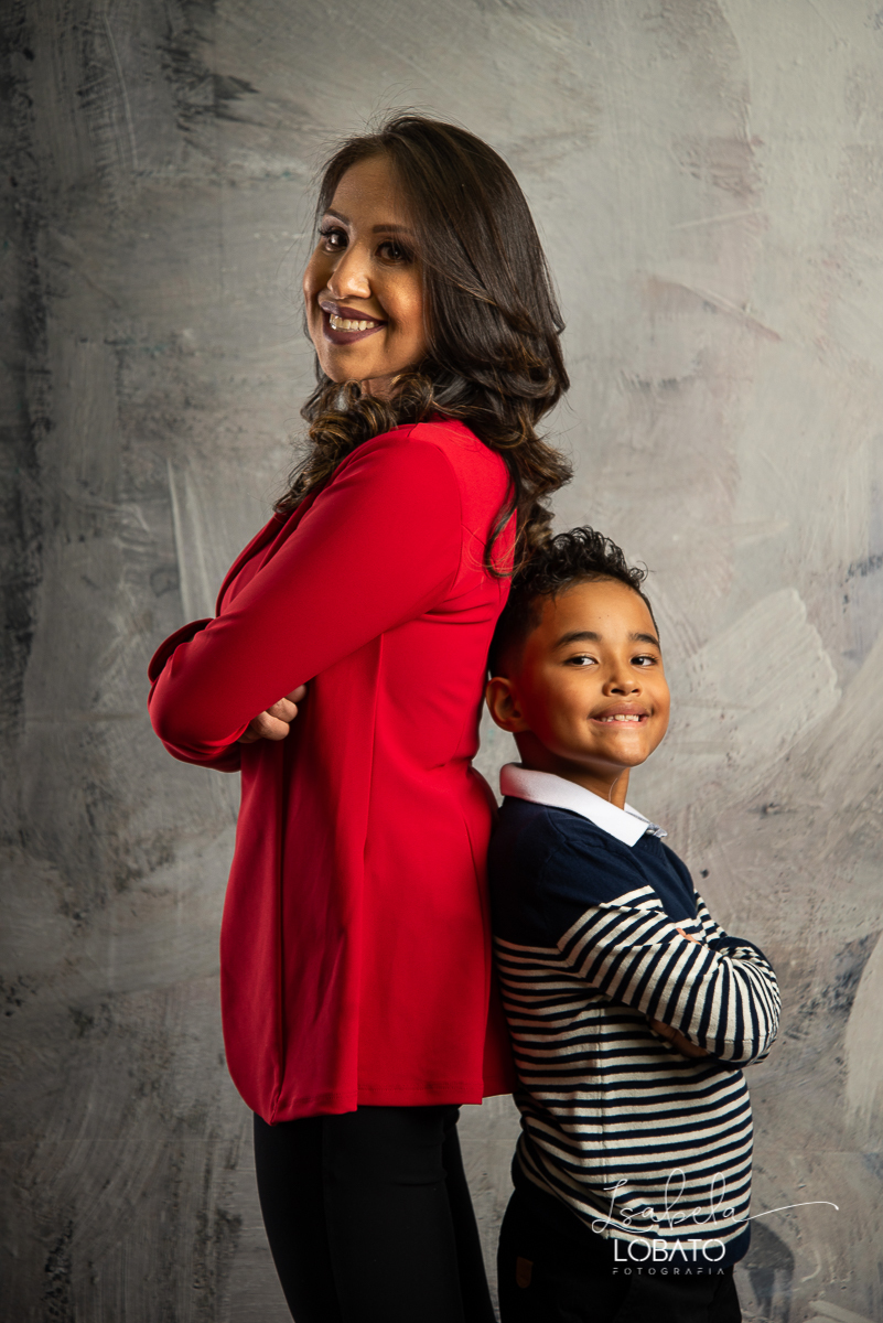 ensaio-fotografico-dia-das-maes-2021-dia-das-maes-2021-amor-de-mae-mundo-azul-filhos-ensaio-mae-e-filhos-mae-&-filho-mii-sessao-dia-das-maes-estudio-fotografico-em-barbacena--melhor-fotografa-de-barbacena-isabela-lobato-fotografia-foto-dia-das-maes-2021en