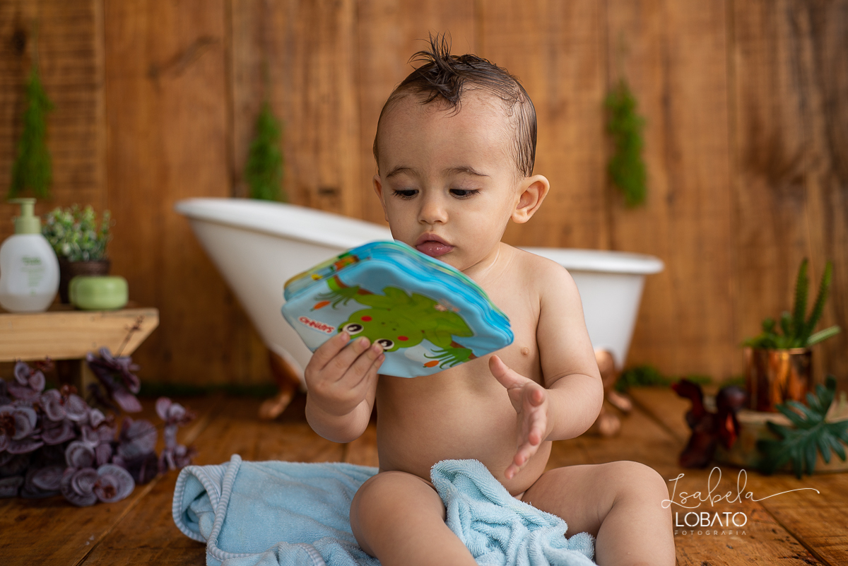 ensaio-a-hora-do-banho-splashy-baby-bebe-na-banheira-banho-de-bebe-fotografa-infantil-book-de-bebe-fases-do-bebe-acompanhamento-fotografico-infantil-fotografa-em-barbacena-antonio-carlos-cipotanea-dores-de-campos-barroso-carandai-estudio-fotografico-em-bq