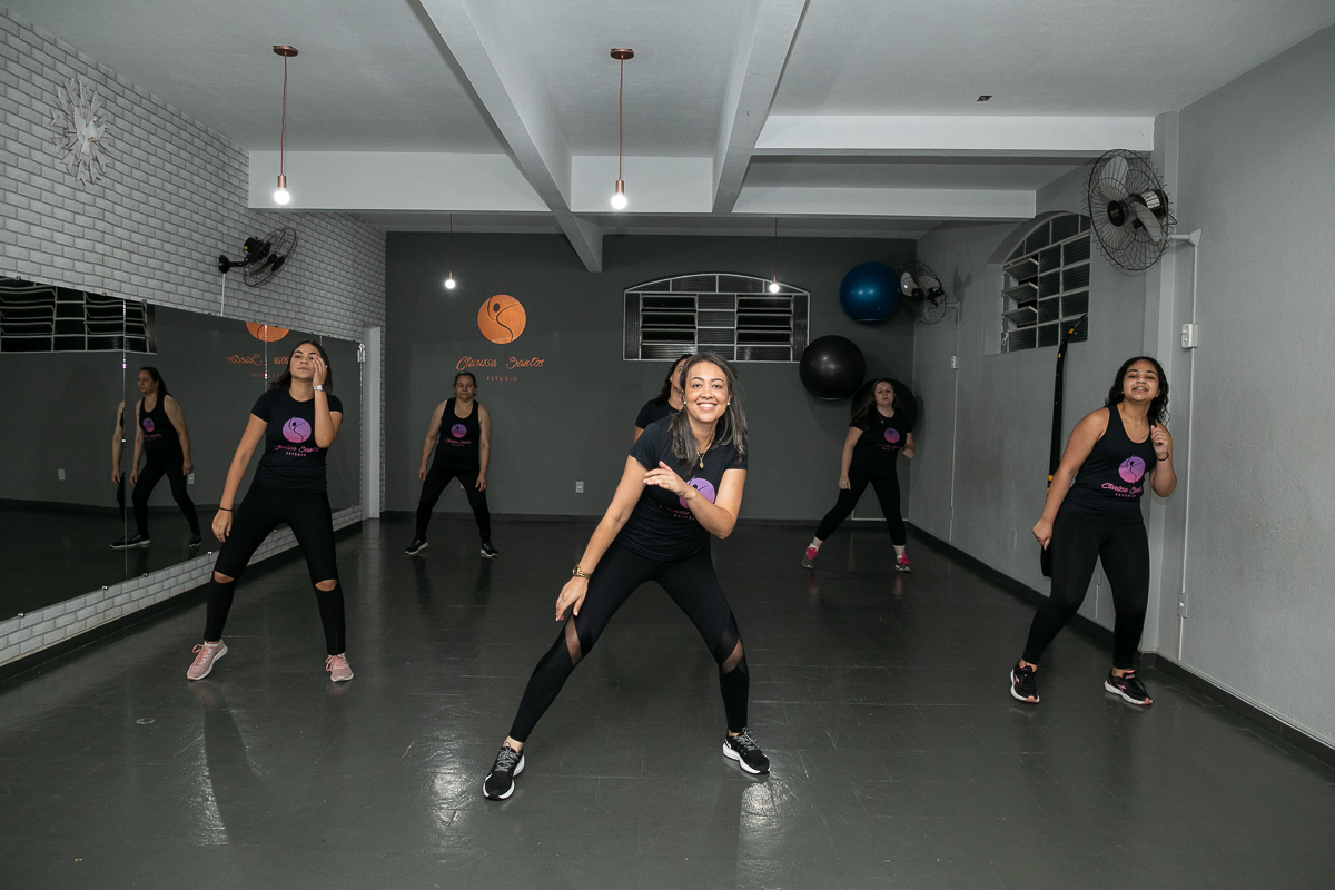 studio-de-pilates-em-barbacena-pilates-gestante-treino-funcional-fotografia-de-pilates-gestante-circuito-aula-de-zumba-clarissa-santos-studio-pilates-fotografia-publicitaria-fotografia-de-profissional-de-pilates-estudio-de-pilates-fotografa-isabela-lobato