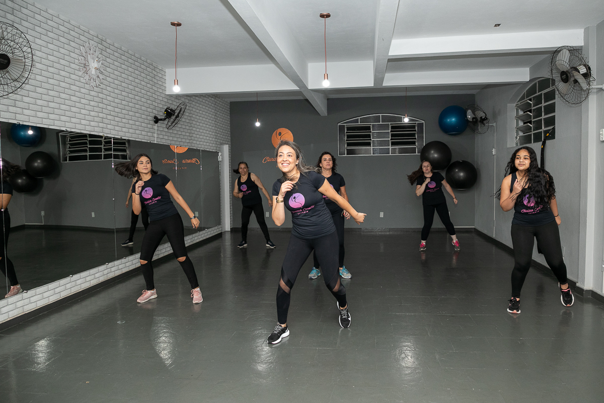 studio-de-pilates-em-barbacena-pilates-gestante-treino-funcional-fotografia-de-pilates-gestante-circuito-aula-de-zumba-clarissa-santos-studio-pilates-fotografia-publicitaria-fotografia-de-profissional-de-pilates-estudio-de-pilates-fotografa-isabela-lobato