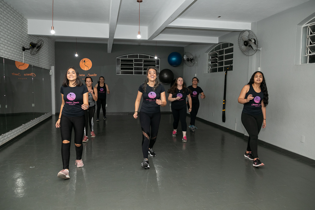 studio-de-pilates-em-barbacena-pilates-gestante-treino-funcional-fotografia-de-pilates-gestante-circuito-aula-de-zumba-clarissa-santos-studio-pilates-fotografia-publicitaria-fotografia-de-profissional-de-pilates-estudio-de-pilates-fotografa-isabela-lobato