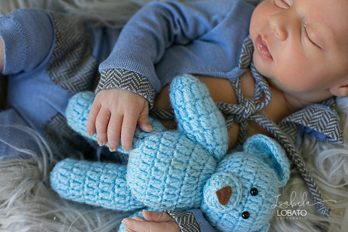 ensaio-newborn-fotografia-de-bebe-recem-nascido-book-de-recem-nascido-fotografa-de-recem-nascido-em-barbacena-alto-rio-doce-capela-nova-cipotanea-senhora-dos-remeidios-carndai-melhor-fototgrafa-de-barbacena-e-regiao-isabela-lobato-estudio-fotografico-bebe