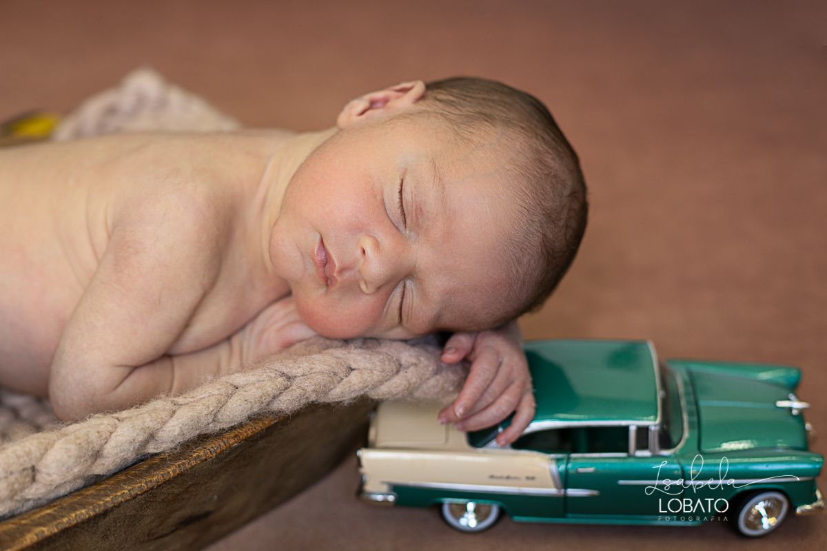 ensaio-newborn-fotografia-de-bebe-recem-nascido-book-de-recem-nascido-fotografa-de-recem-nascido-em-barbacena-alto-rio-doce-capela-nova-cipotanea-senhora-dos-remeidios-carndai-melhor-fototgrafa-de-barbacena-e-regiao-isabela-lobato-estudio-fotografico-bebe