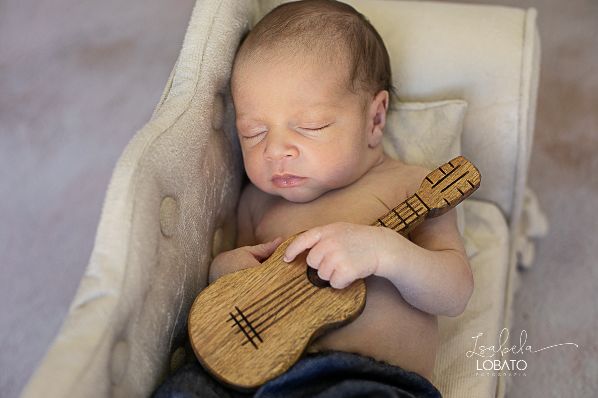 ensaio-newborn-fotografia-de-bebe-recem-nascido-book-de-recem-nascido-fotografa-de-recem-nascido-em-barbacena-alto-rio-doce-capela-nova-cipotanea-senhora-dos-remeidios-carndai-melhor-fototgrafa-de-barbacena-e-regiao-isabela-lobato-estudio-fotografico-bebe