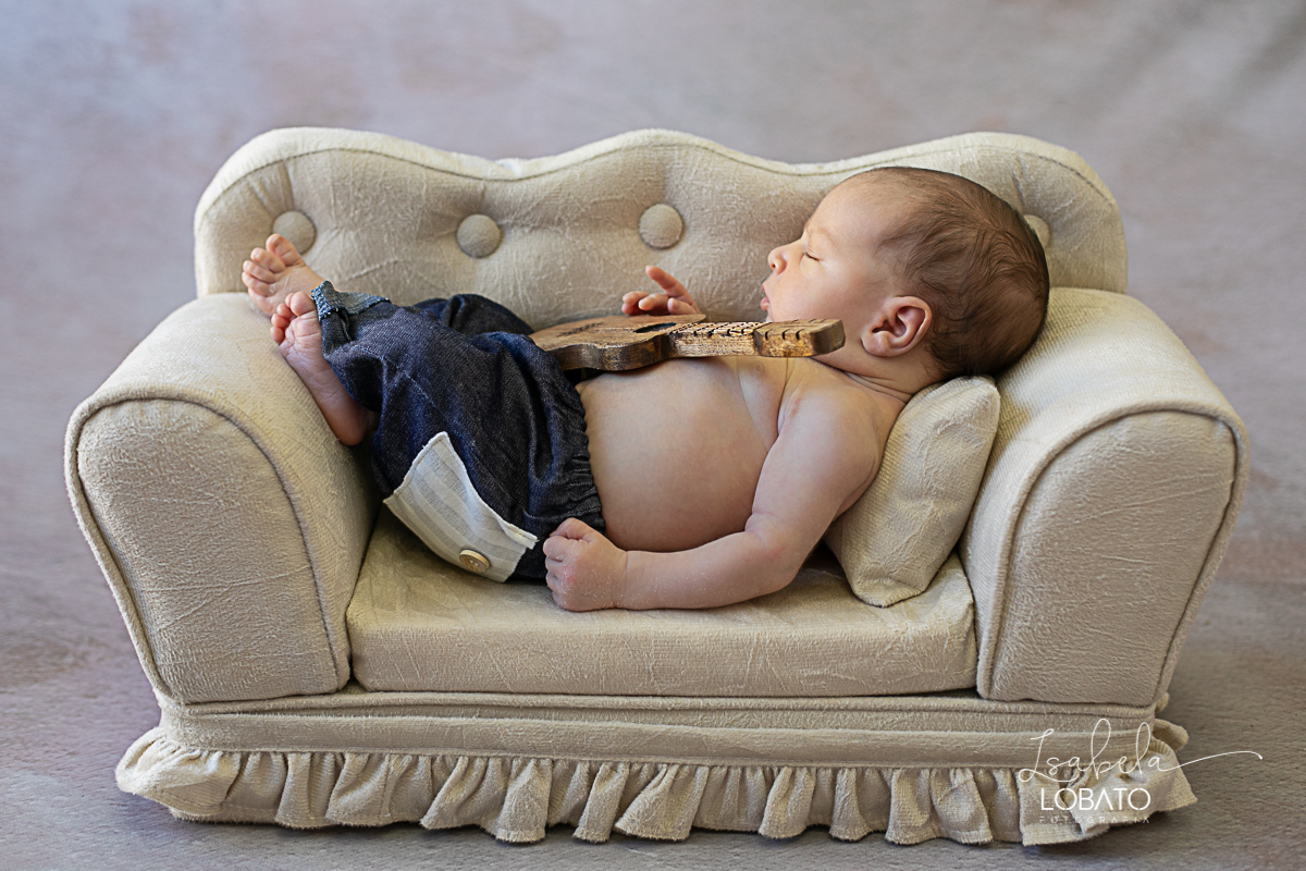 ensaio-newborn-fotografia-de-bebe-recem-nascido-book-de-recem-nascido-fotografa-de-recem-nascido-em-barbacena-alto-rio-doce-capela-nova-cipotanea-senhora-dos-remeidios-carndai-melhor-fototgrafa-de-barbacena-e-regiao-isabela-lobato-estudio-fotografico-bebe