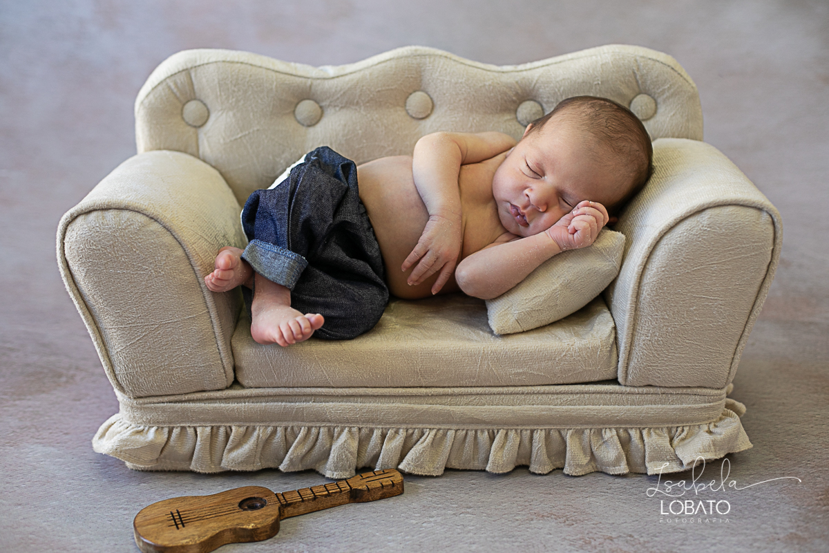 ensaio-newborn-fotografia-de-bebe-recem-nascido-book-de-recem-nascido-fotografa-de-recem-nascido-em-barbacena-alto-rio-doce-capela-nova-cipotanea-senhora-dos-remeidios-carndai-melhor-fototgrafa-de-barbacena-e-regiao-isabela-lobato-estudio-fotografico-bebe