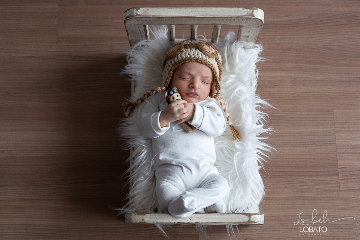 ensaio-fotografico-de-recem-nascido-fotografia-de-bebes-ensaio-newborn-bebe-recem-nascido-fotos-fotografa-de-bebes-em-barbacena-props-roupa-newborn-melhor-fotografa-de-barbacena-estudio-fotografico-infantil-isabela-lobato-fotografia-barbacena-minas-mg