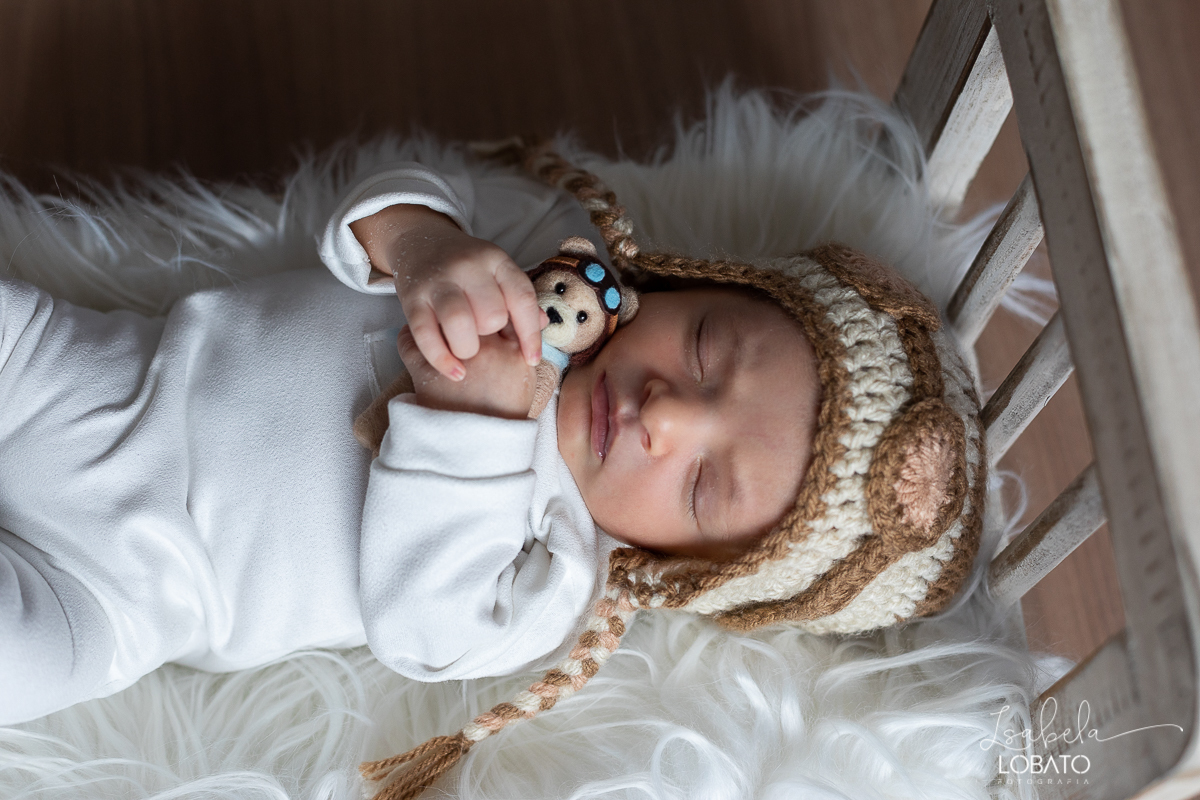 ensaio-fotografico-de-recem-nascido-fotografia-de-bebes-ensaio-newborn-bebe-recem-nascido-fotos-fotografa-de-bebes-em-barbacena-props-roupa-newborn-melhor-fotografa-de-barbacena-estudio-fotografico-infantil-isabela-lobato-fotografia-barbacena-minas-mg