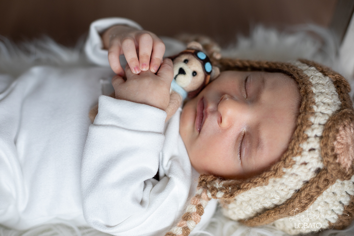 ensaio-fotografico-de-recem-nascido-fotografia-de-bebes-ensaio-newborn-bebe-recem-nascido-fotos-fotografa-de-bebes-em-barbacena-props-roupa-newborn-melhor-fotografa-de-barbacena-estudio-fotografico-infantil-isabela-lobato-fotografia-barbacena-minas-mg