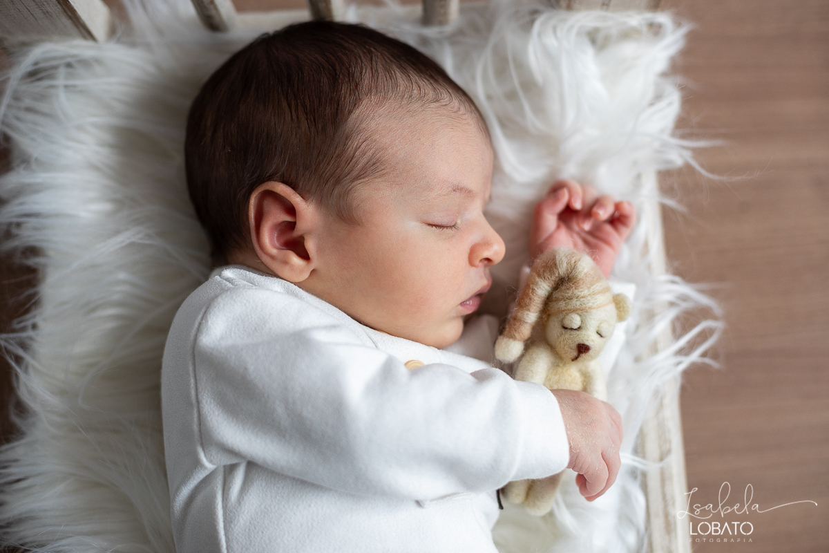 ensaio-fotografico-de-recem-nascido-fotografia-de-bebes-ensaio-newborn-bebe-recem-nascido-fotos-fotografa-de-bebes-em-barbacena-props-roupa-newborn-melhor-fotografa-de-barbacena-estudio-fotografico-infantil-isabela-lobato-fotografia-barbacena-minas-mg