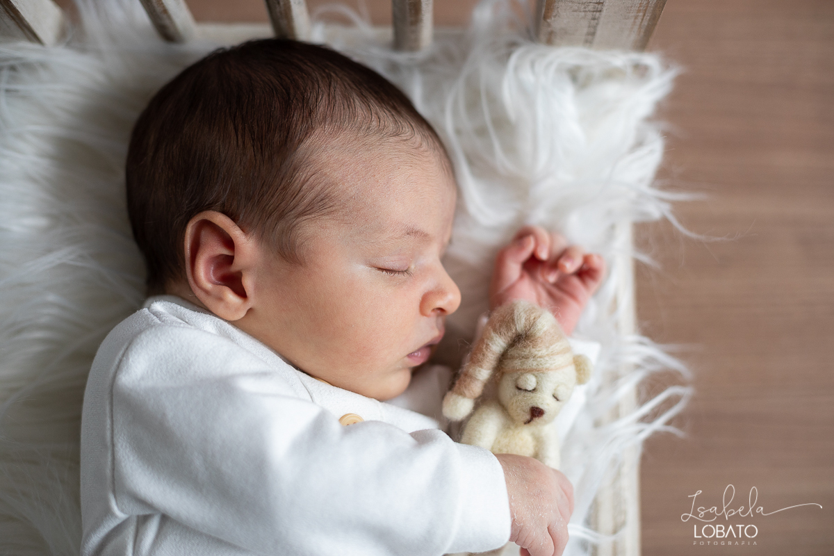 ensaio-fotografico-de-recem-nascido-fotografia-de-bebes-ensaio-newborn-bebe-recem-nascido-fotos-fotografa-de-bebes-em-barbacena-props-roupa-newborn-melhor-fotografa-de-barbacena-estudio-fotografico-infantil-isabela-lobato-fotografia-barbacena-minas-mg