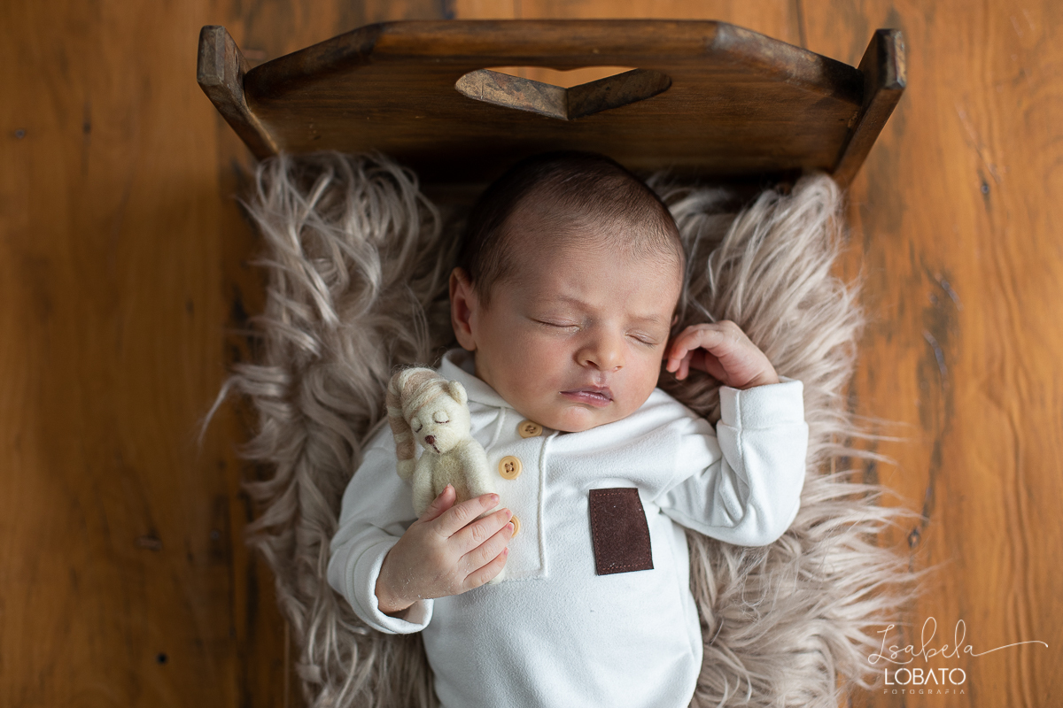 ensaio-fotografico-de-recem-nascido-fotografia-de-bebes-ensaio-newborn-bebe-recem-nascido-fotos-fotografa-de-bebes-em-barbacena-props-roupa-newborn-melhor-fotografa-de-barbacena-estudio-fotografico-infantil-isabela-lobato-fotografia-barbacena-minas-mg