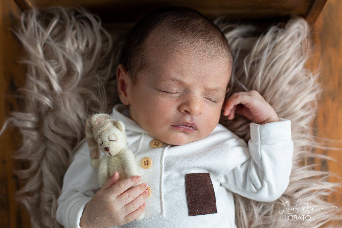 ensaio-fotografico-de-recem-nascido-fotografia-de-bebes-ensaio-newborn-bebe-recem-nascido-fotos-fotografa-de-bebes-em-barbacena-props-roupa-newborn-melhor-fotografa-de-barbacena-estudio-fotografico-infantil-isabela-lobato-fotografia-barbacena-minas-mg