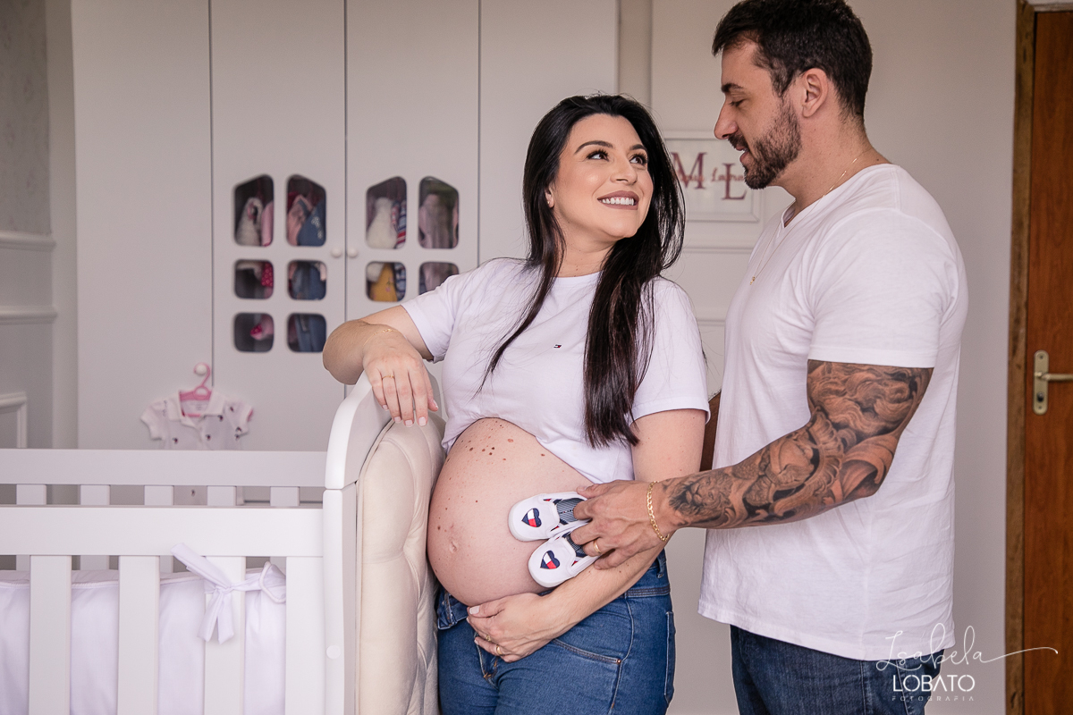 ensaio-gestante-pregnant-photography-pregnant-pregnantlifestyle-gestante-luznatural-mundorosa-lifestyle-irmao-pet-budogfrances-canon-5d-markiv-isabela-lobato-fotografia-melhor-fotografa-de-gestante-de-barbacena-roupa-de-gestante-estudio-de-fotografia-bq