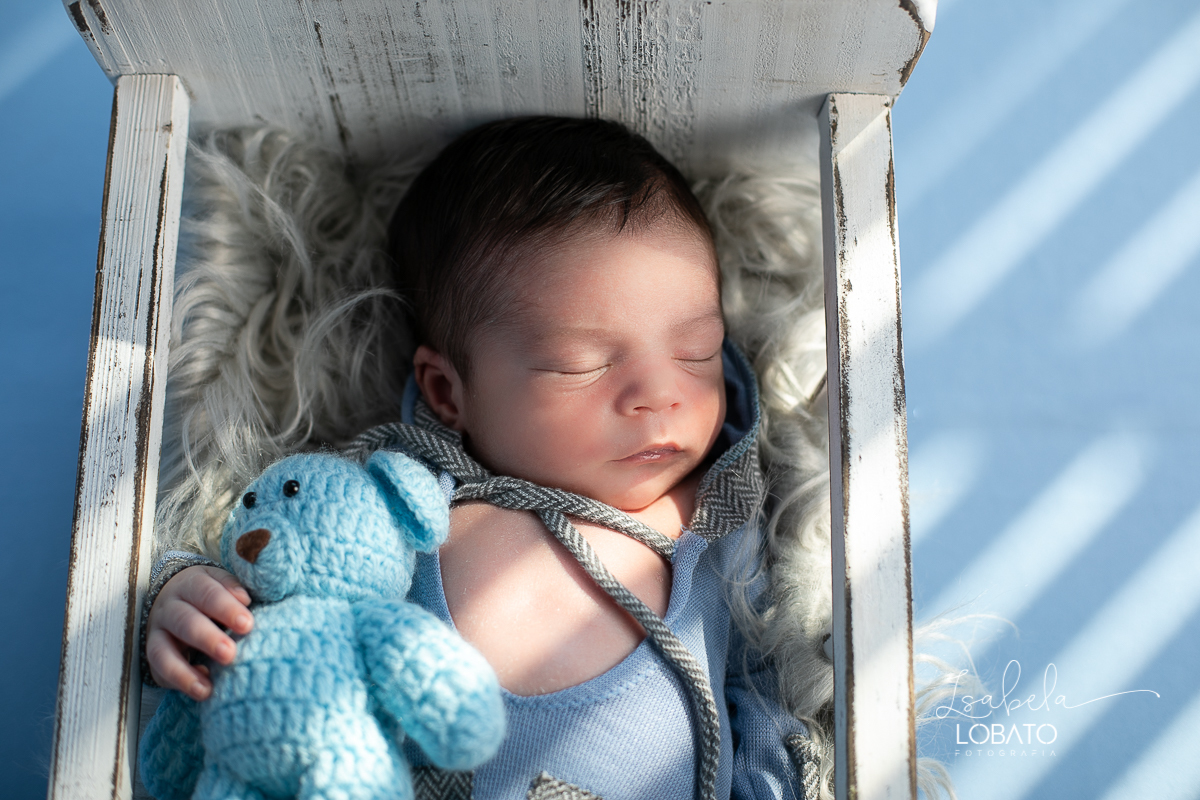 ensaio-fotografico-de-recem-nascido-fotografia-de-bebes-ensaio-newborn-bebe-recem-nascido-fotos-fotografa-de-bebes-em-barbacena-props-roupa-newborn-melhor-fotografa-de-barbacena-estudio-fotografico-infantil-isabela-lobato-fotografia-barbacena-minas-mg